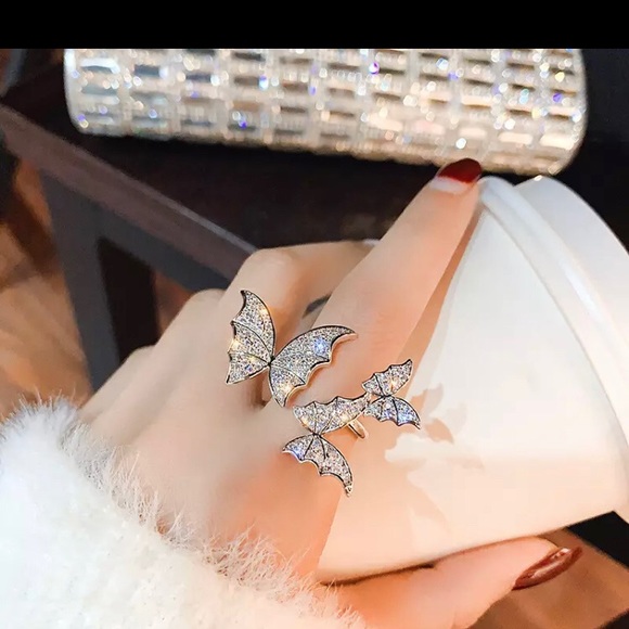 Silver butterfly adjustable ring - Picture 2 of 9